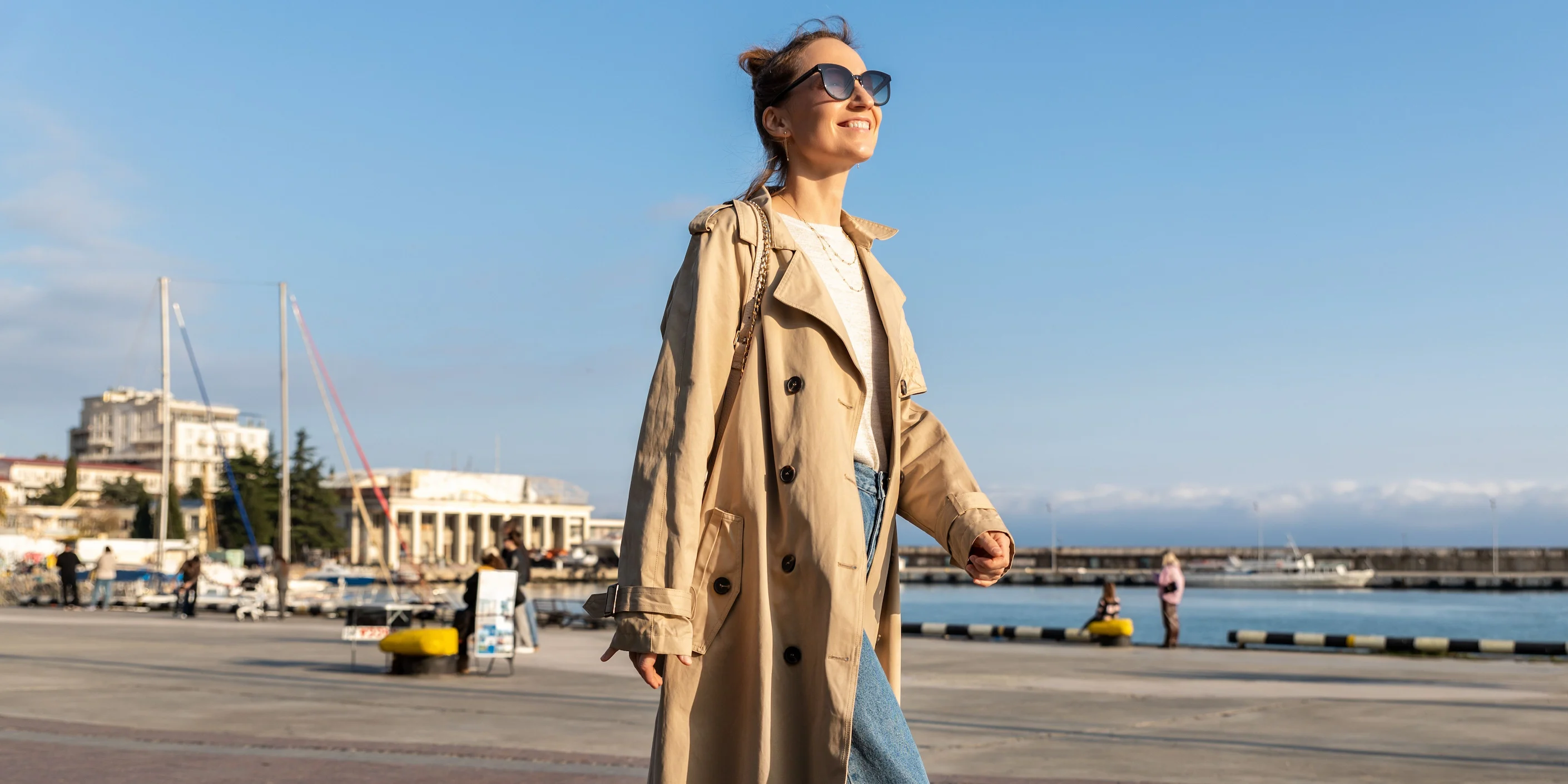 Waarom een trenchcoat onmisbaar is in jouw garderobe